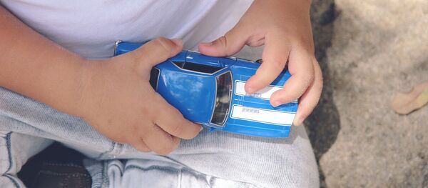 Baby with a little car - Sputnik Afrique