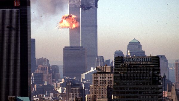 Самолет врезается в башню Всемирного торгового центра 11 сентября 2001 года - Sputnik Afrique