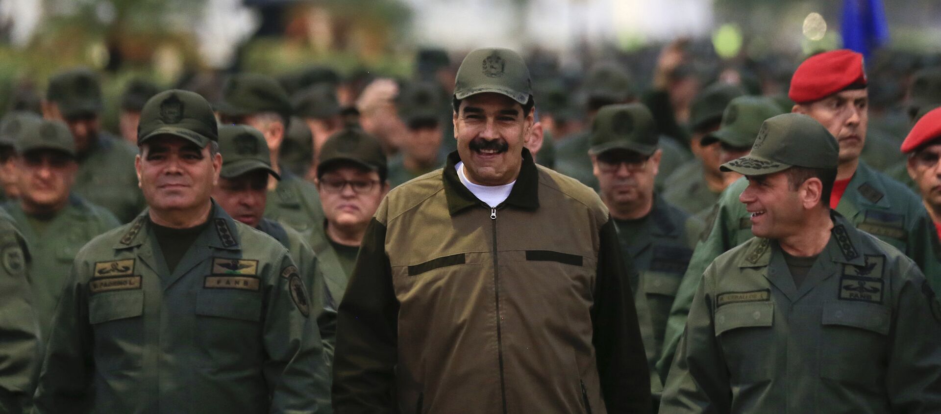 Nicolas Maduro passe en revue des troupes vénézuéliennes - Sputnik Afrique, 1920, 07.04.2021
