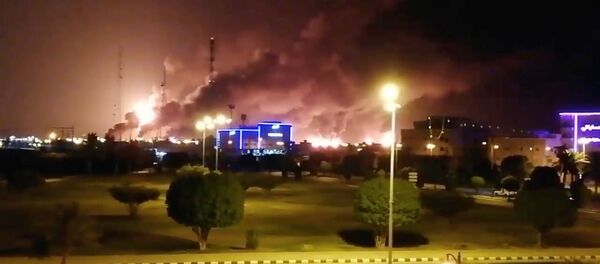 Incendie après l'attaque de drones dans une installation de Aramco  - Sputnik Afrique