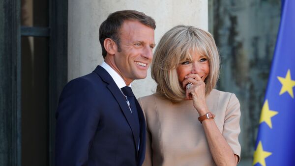 Emmanuel et Brigitte Macron - Sputnik Afrique