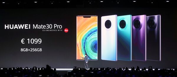 Richard Yu, CEO of Huawei's consumer business group, launches the Mate 30 smartphone range at the Convention Center in Munich, Germany September 19, 2019. - Sputnik Afrique