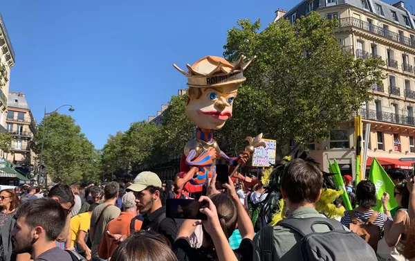 Des Gilets jaunes à la marche pour le climat, le 21 septembre - Sputnik Afrique