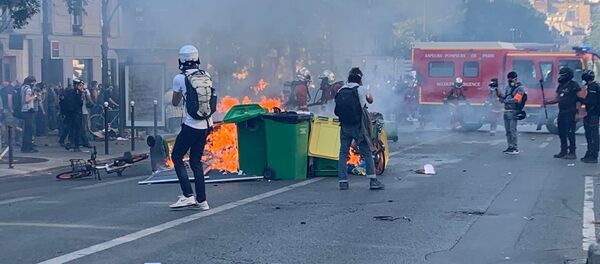La marche pour le climat rejointe par les Gilets jaunes se tient à Paris - Sputnik Afrique
