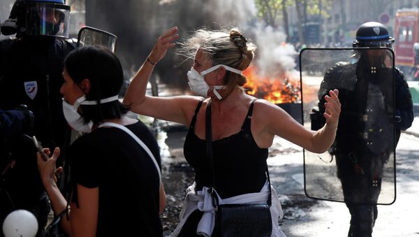 Manifestations à Paris: le gaz lacrymogène et les arrestations
 - Sputnik Afrique