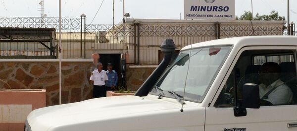 Véhicule de l'ONU devant le quartier général de la Minurso à Laayoune, ville la plus importante du Sahara occidental Véhicule de l'ONU devant le quartier général de la Minurso à Laayoune, ville la plus importante du Sahara occidental - Sputnik Afrique