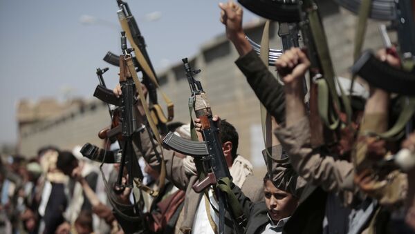 Un rassemblement de soutien aux Houthis au Yémen (archive photo) - Sputnik Afrique