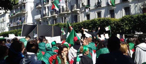 Manifestation anti-pouvoir le 23 août 2019, à Alger Manifestation anti-pouvoir le 23 août 2019, à Alger - Sputnik Afrique