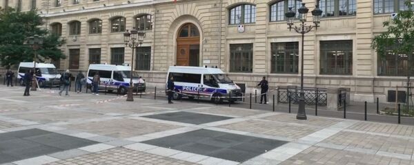 Voitures de police près de de la Préfecture de police de Paris,  3 octobre 2019 - Sputnik Afrique