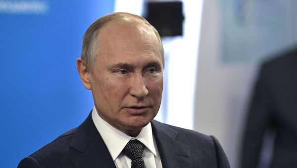 Vladimir Poutine lors de la Semaine russe de l'énergie 2019 - Sputnik Afrique