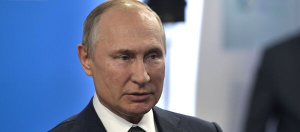 Vladimir Poutine lors de la Semaine russe de l'énergie 2019 - Sputnik Afrique