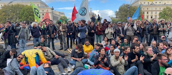 Action d'Extinction Rebellion à Paris, le 7 octobre 2019 - Sputnik Afrique