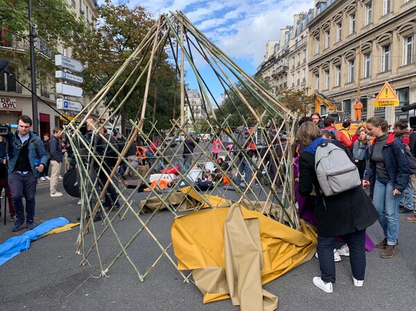 Début de l'action d’Extinction Rébellion: premier blocage de la semaine à Paris - Sputnik Afrique