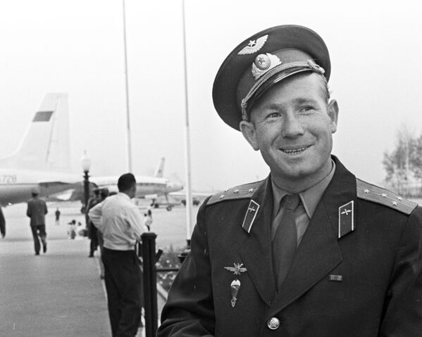 Mort d’Alexeï Leonov, le premier homme à avoir effectué une sortie extravéhiculaire dans l’espace
 - Sputnik Afrique