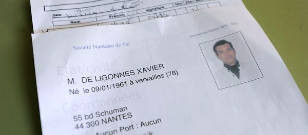 le formulaire d'enregistrement du suspect dans l'assassinat de la famille Dupont de Ligonnes - Sputnik Afrique