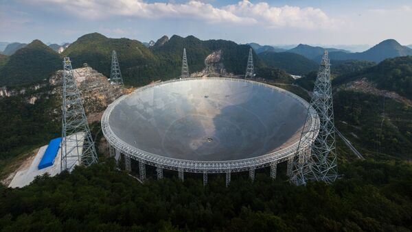 Le FAST, immense télescope, installé en Chine - Sputnik Afrique