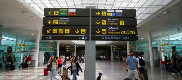 A l'aéroport de Barcelone - Sputnik Afrique