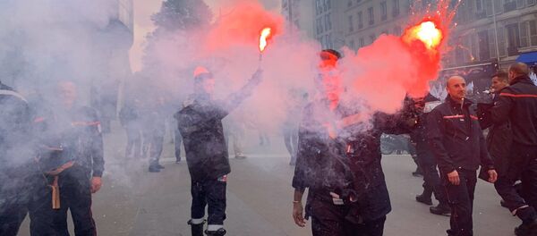 Manifestation des pompiers à Paris, le 15 octobre 2019 - Sputnik Afrique