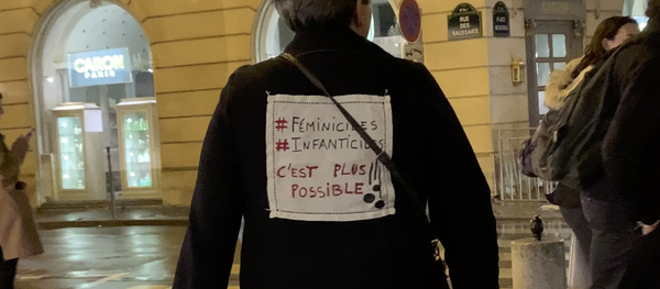 Action militantes féministes #NousToutes - Sputnik Afrique