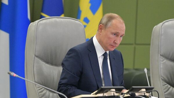 Poutine supervise les tirs de missiles balistiques de la triade nucléaire russe - Sputnik Afrique