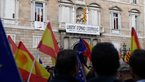 Une manifestation contre l’indépendance de la Catalogne à Barcelone - Sputnik Afrique
