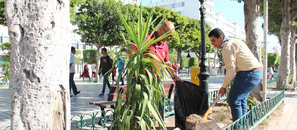 Opération nettoyage dans le centre-ville de Tunis - Sputnik Afrique