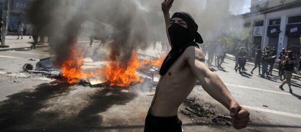 Chaos et fumée: les manifestations d’ampleur au Chili se poursuivent
 - Sputnik Afrique