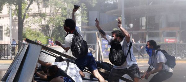 Manifestations contre le gouvernement chilien à Santiago Manifestations contre le gouvernement chilien à Santiago - Sputnik Afrique