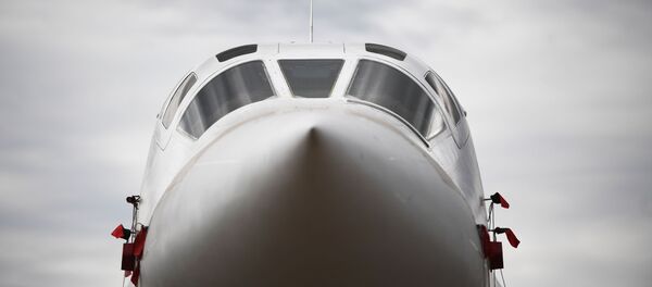 Un bombardier stratégique supersonique russe Tu-160 - Sputnik Afrique