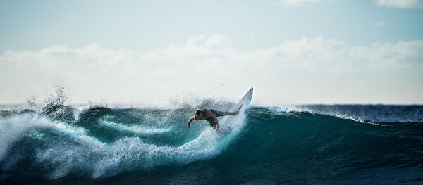 Un surfeur - Sputnik Afrique