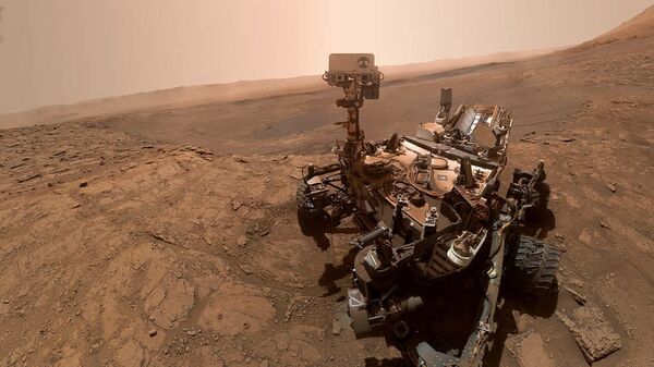 Селфи марсохода Curiosity на хребте имени Веры Рубин на Марсе. 11 октября 2019 год - Sputnik Afrique