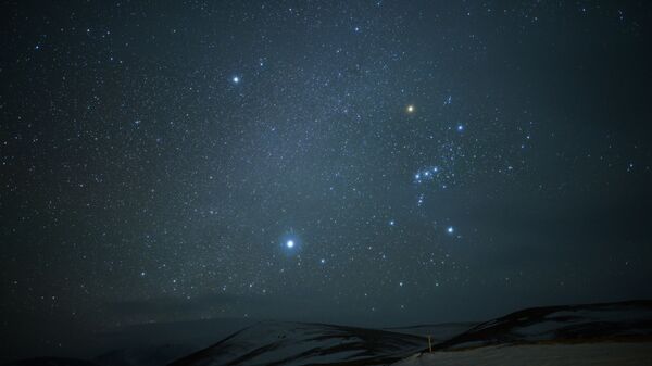 Un étrange objet brillant a été aperçu cette nuit dans le ciel russe