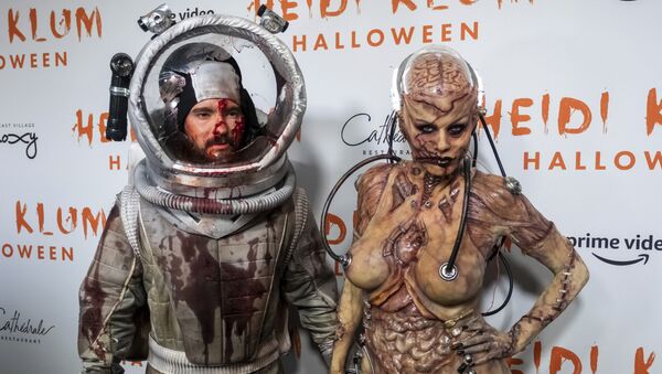 Heidi Klum et son époux Tom Kaulitz à la soirée d'Halloween, le 31 octobre 2019 - Sputnik Afrique