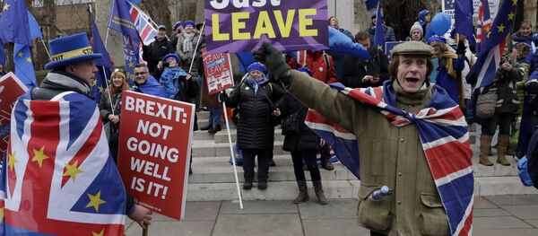 Des pro- et des anti-Brexit manifestent à Londres  - Sputnik Afrique