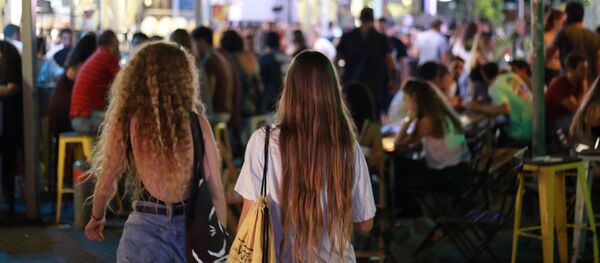 Des Passantes - Sputnik Afrique