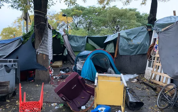 L'évacuation du camp de migrants de la Porte de la Chapelle - Sputnik Afrique