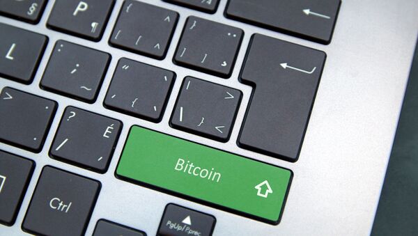 Bouton «Bitcoin» sur un clavier d'ordinateur - Sputnik Afrique
