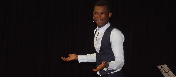 Ulrich Takam, jeune prodige de l’humour, star d'une websérie au Cameroun - Sputnik Afrique