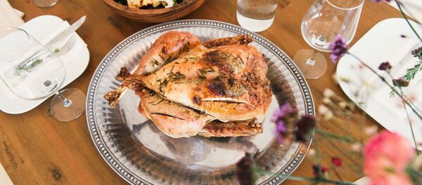 Poulet cuit (image d'illustration) - Sputnik Afrique