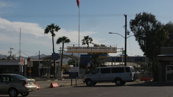 Un poste de contrôle dans l'Arizona, à la frontière entre les États-Unis et le Mexique - Sputnik Afrique