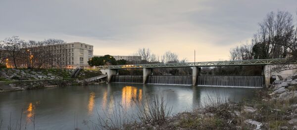 Passerelle du Moulin de l'Evêque au dessus du Lez. Montpellier, Hérault, France - Sputnik Afrique