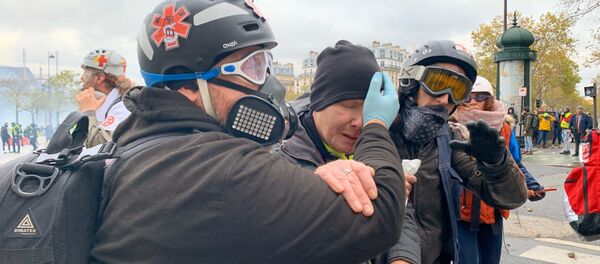 Un gilet jaune a été gravement blessé à l’œil par une grenade lors de l’acte 53 des Gilets jaunes, 16 novembre 2019 - Sputnik Afrique