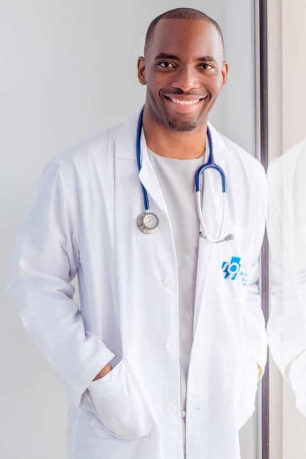 Au Cameroun, le médecin Claudel Noubissie veut «traiter» le système éducatif - Sputnik Afrique