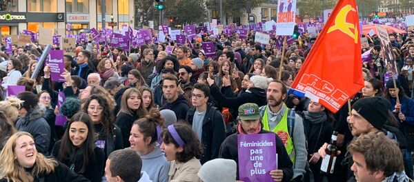 #NousToutes: les femmes réunies à Paris contre les violences sexuelles et sexistes, le 23 novembre 2019 - Sputnik Afrique