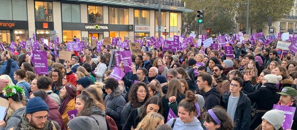 #NousToutes: les femmes réunies à Paris contre les violences sexuelles et sexistes, le 23 novembre 2019 - Sputnik Afrique