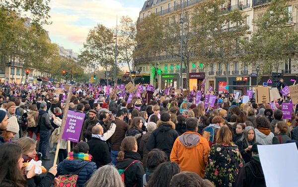 #NousToutes: les femmes réunies à Paris contre les violences sexuelles et sexistes, le 23 novembre 2019 - Sputnik Afrique