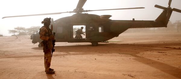 Un soldat français de l'Opération Barkhane - Sputnik Afrique
