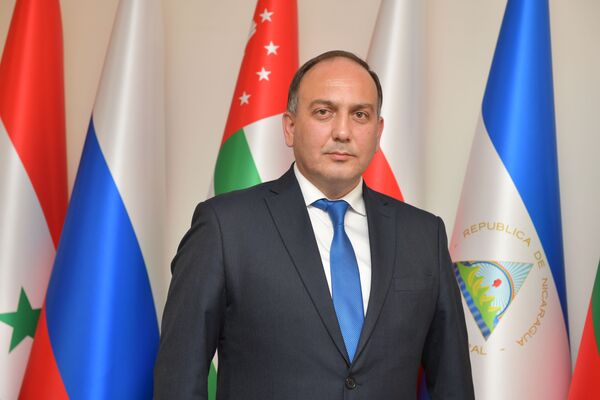 Chef de la diplomatie abkhaze: «Notre reconnaissance par la famille européenne est une question de temps» Chef de la diplomatie abkhaze: «Notre reconnaissance par la famille européenne est une question de temps» - Sputnik Afrique