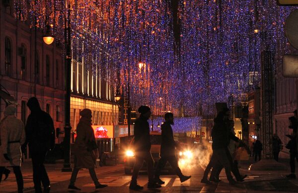 Illuminations installées pour les fêtes du Nouvel an à Moscou. - Sputnik Afrique