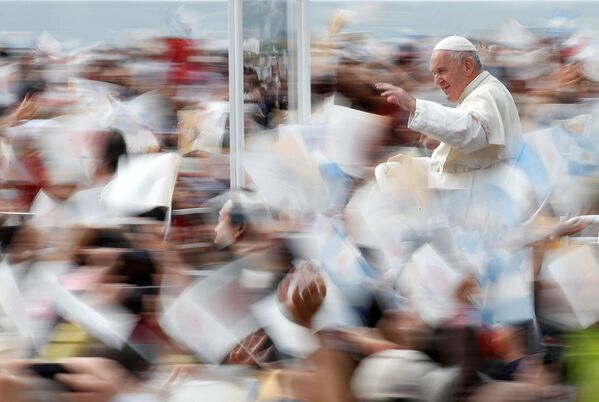Le Pape François pendant la messe qu’il a célébrée à Nagasaki, Japon. - Sputnik Afrique
